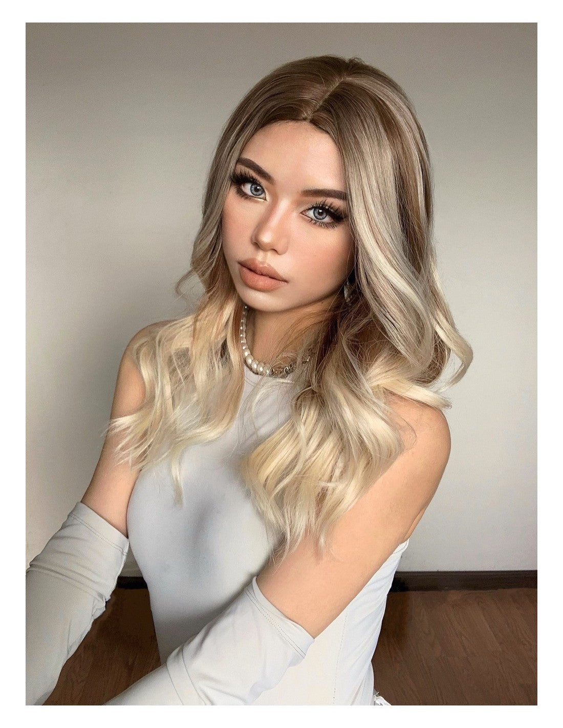 Peruca Par Sintetic HERTA Balayage Saten Deschis/Blond Platinat