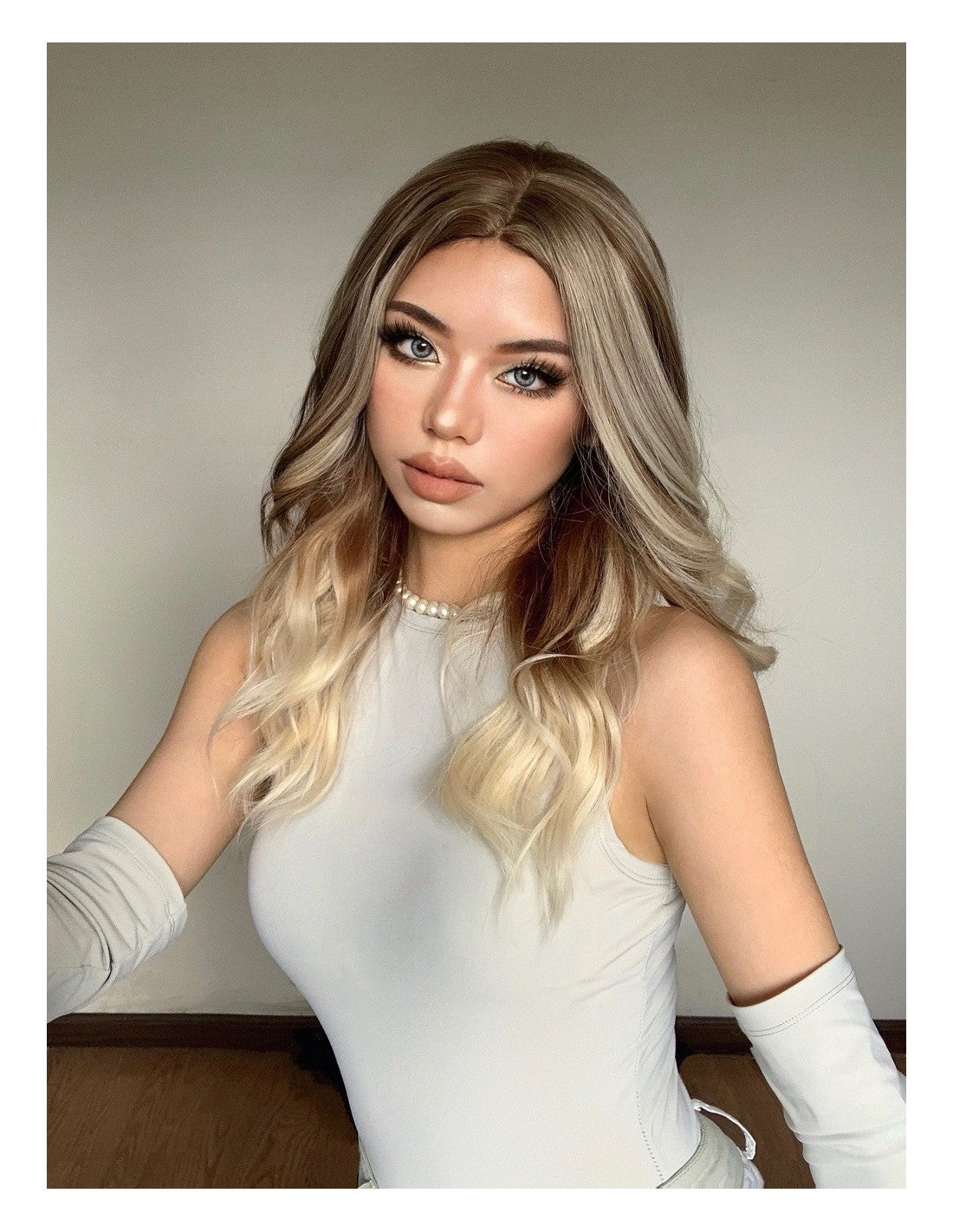 Peruca Par Sintetic HERTA Balayage Saten Deschis/Blond Platinat