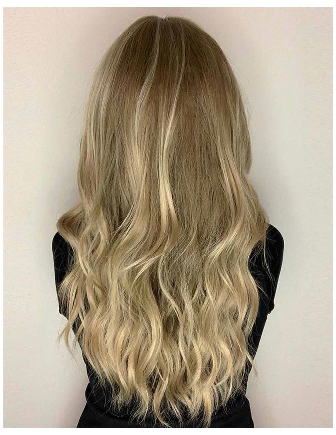 Peruca Par Sintetic FLAVIA Blond Nisipiu Suvitat